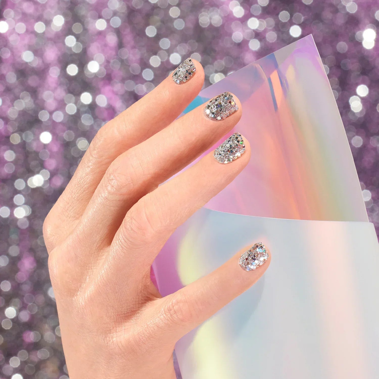 Holiday 2025 Manicures : sweet & shiny