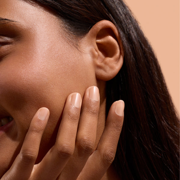 Which nail polish colors are best suited to medium skin tones?