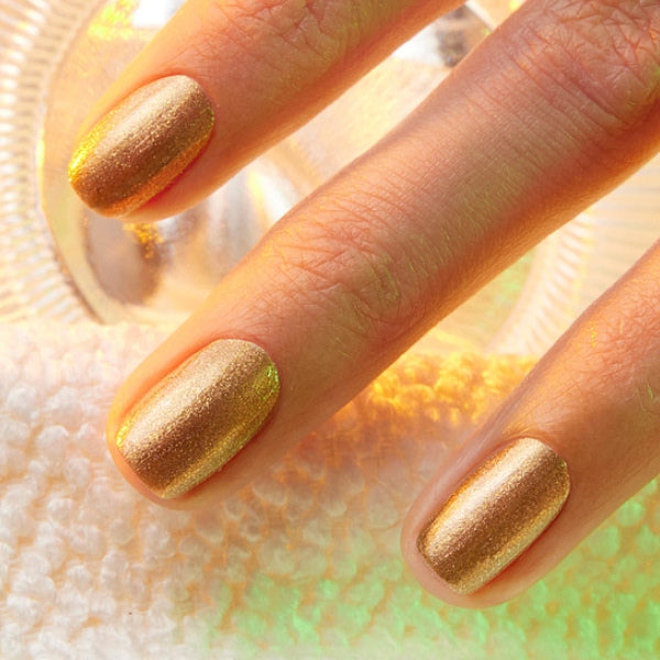 Glitter nails: our manicure ideas to sparkle as you please