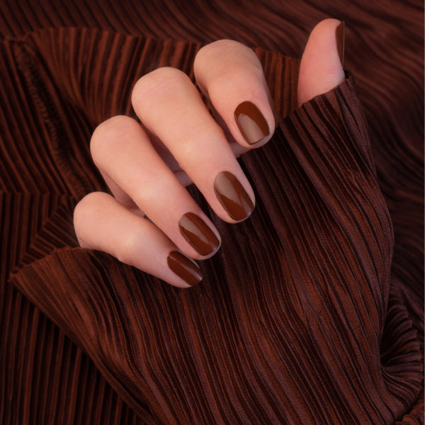 Ideas for brown nails: which shades to choose