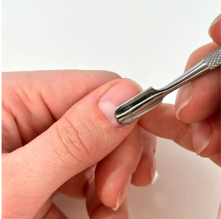 How to properly prep your nails before applying polish