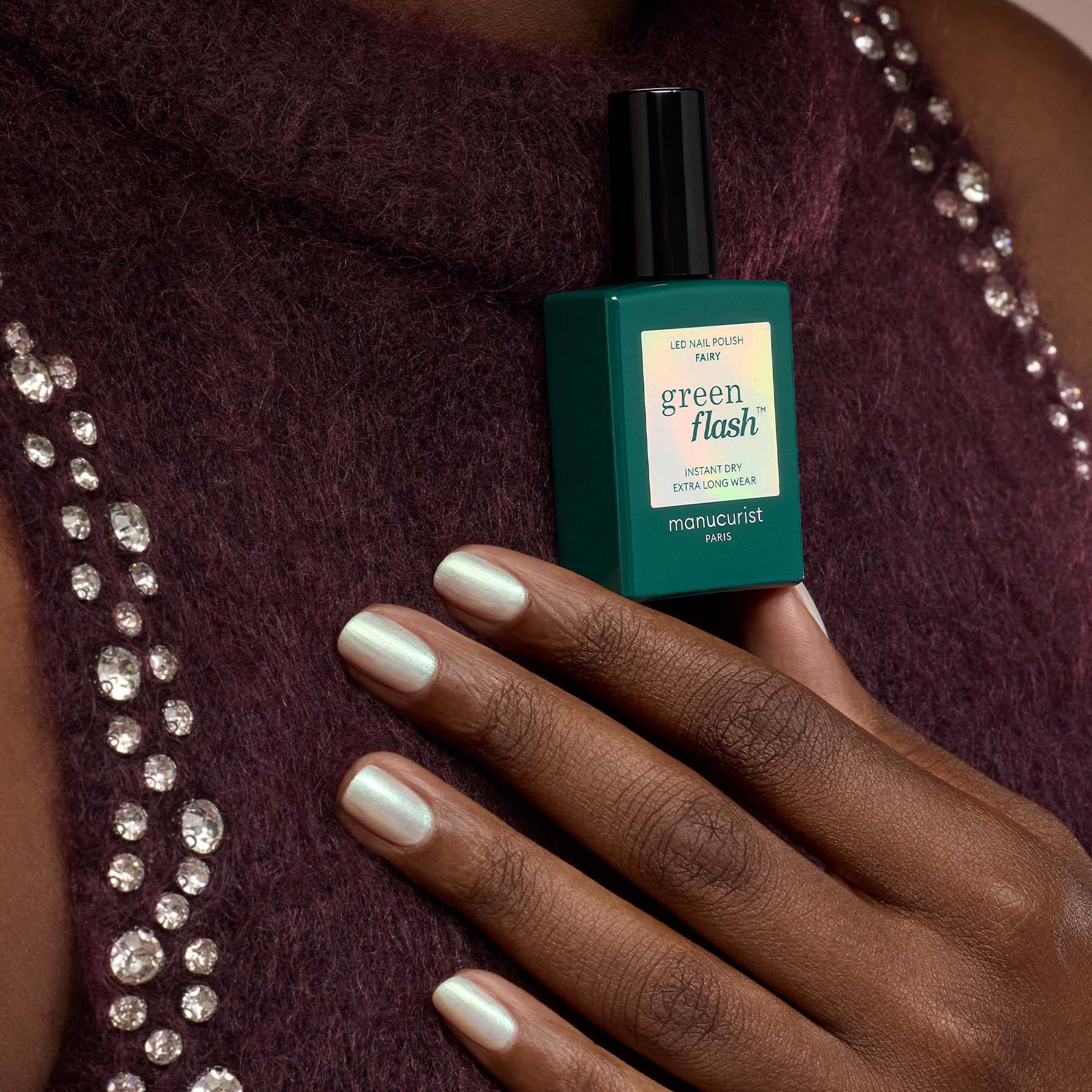 Holographic pearly white Gel nail polish - Fairy | Manucurist
