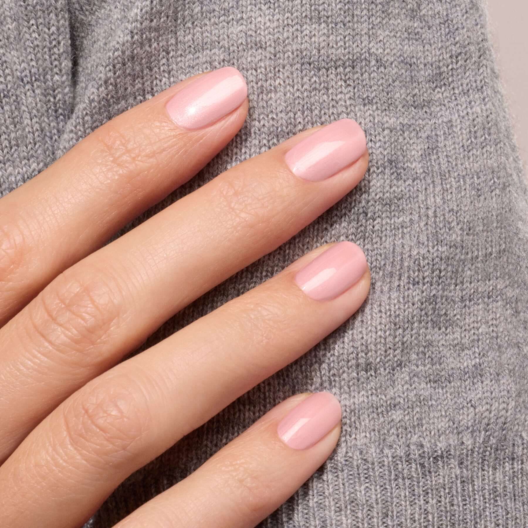 Pearly pink nail polish Satin - Green Flash | Manucurist