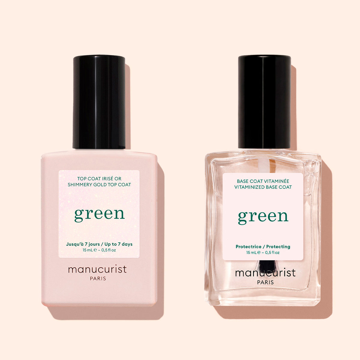 Deux flacons de produits pour les ongles Manucurist sur un fond beige clair. Le flacon de gauche est rose opaque, étiqueté Glitter Top Coat, avec une finition effet gel ; celui de droite est un Base Coat transparent. Les deux flacons ont des bouchons noirs.