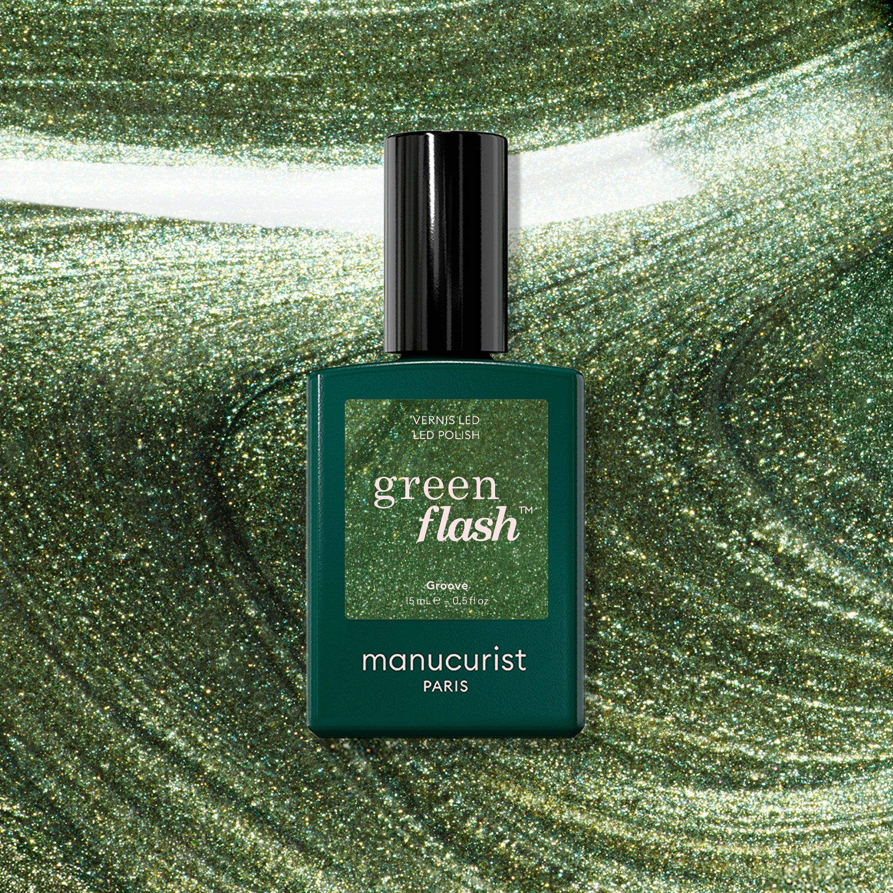Metallic green Gel nail polish - Groove | Manucurist