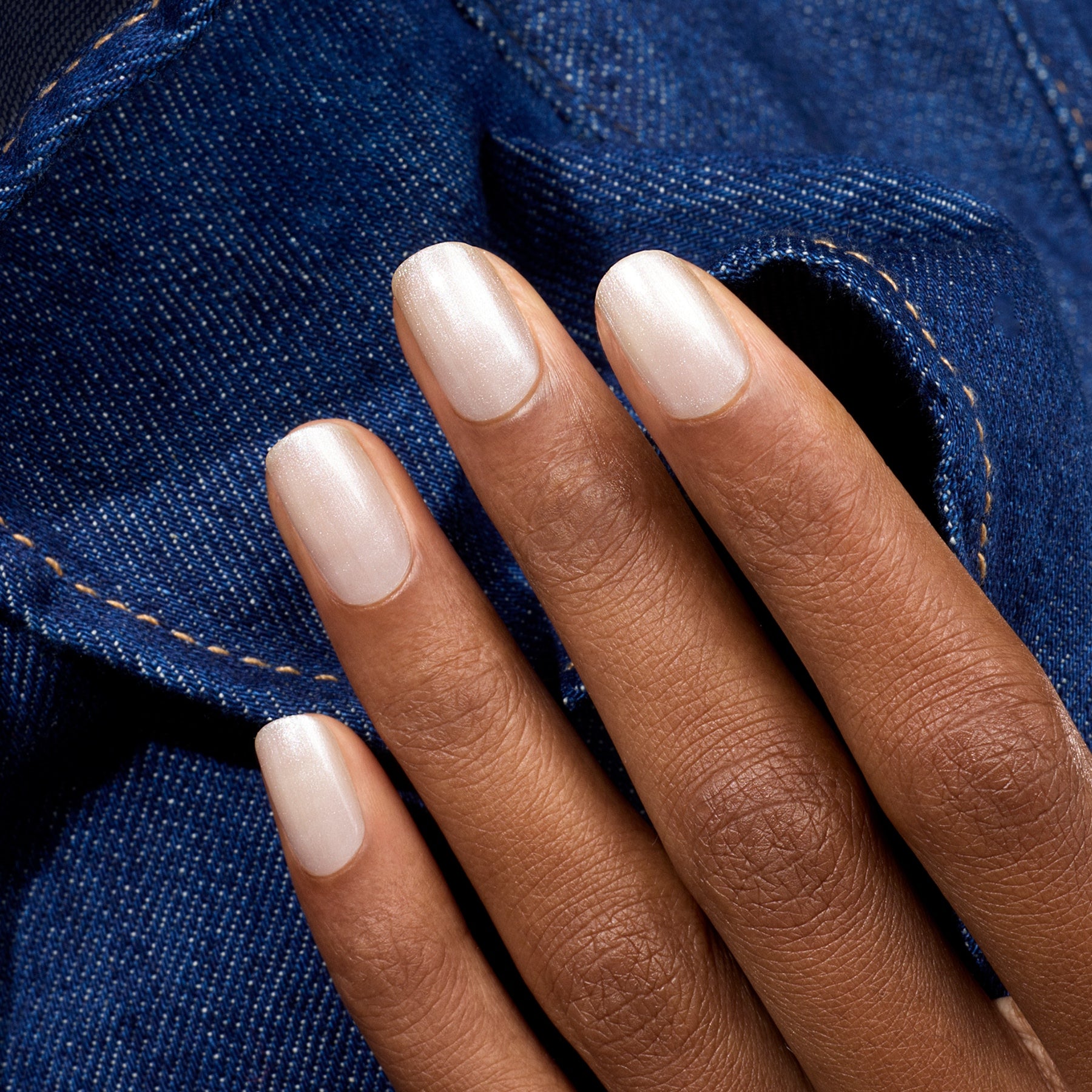 Pearly white Nail polish - Moon | Manucurist