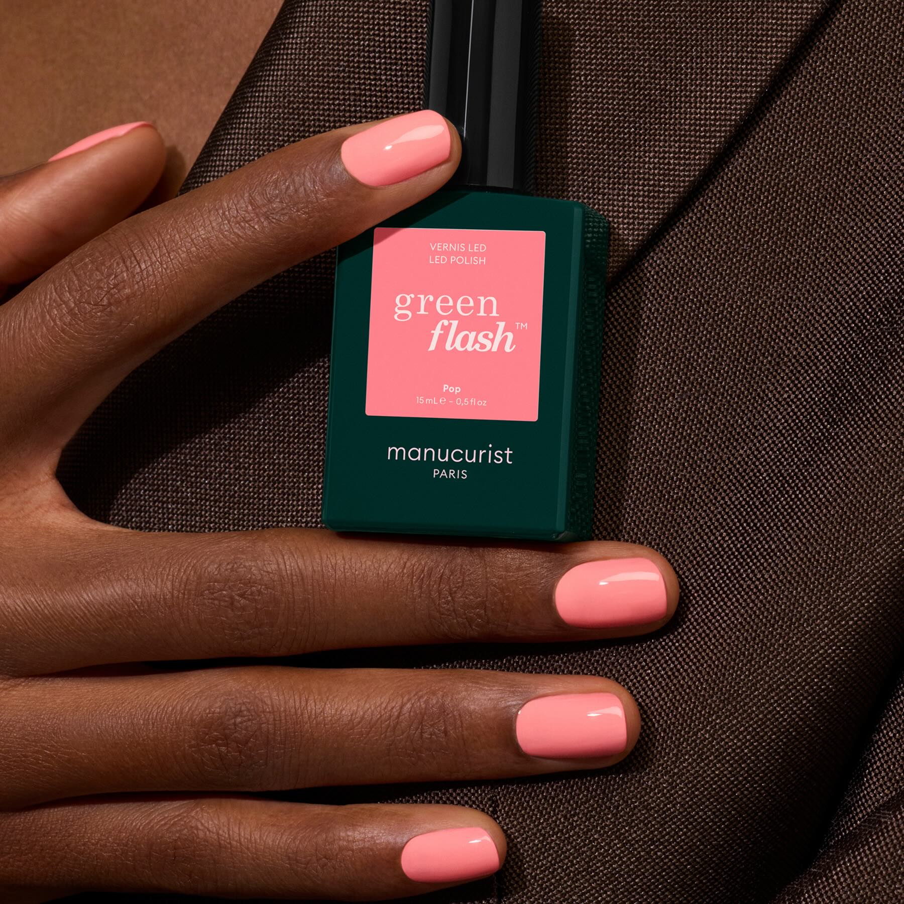 The electric pink LED Gel nail polish - Pop | Manucurist