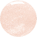 Une forme circulaire douce remplie de petits points rose pâle et granuleux sur un fond gris clair. La texture paraît délicate et poudrée, rappelant un blush ou une poudre finement moulue.