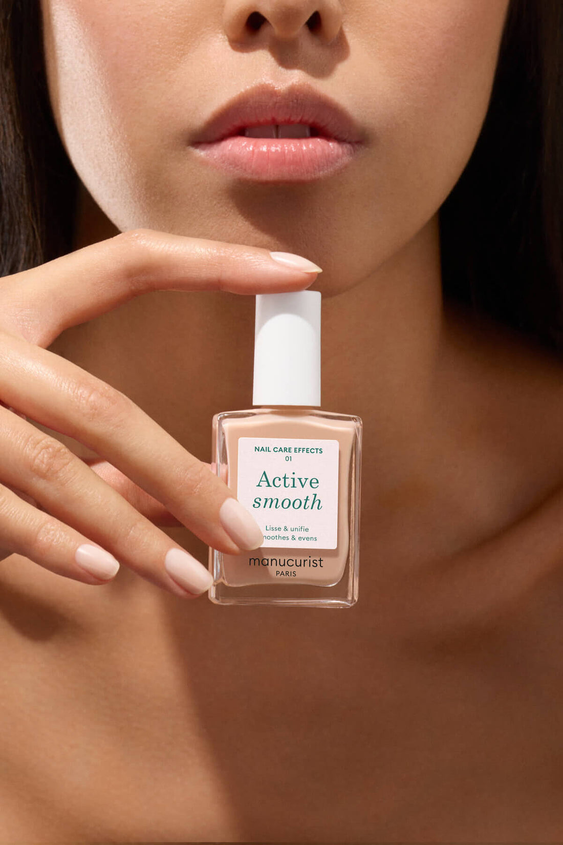 Smoothing Base Coat: the solution to fill in ridged nails