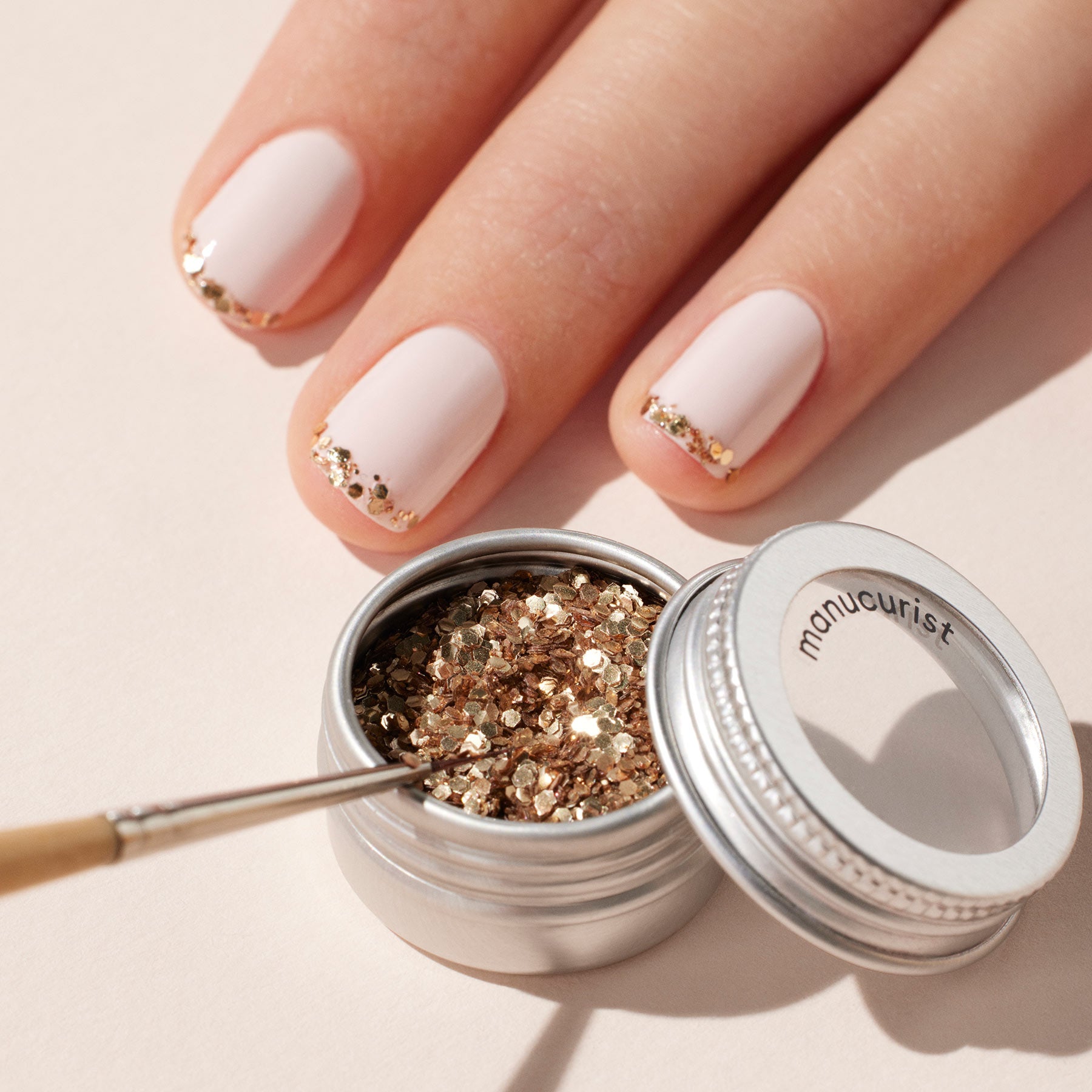 36 Ideas How To Use A Gold Glitter | Gold nails, Glitter nail art, Sparkly  nails